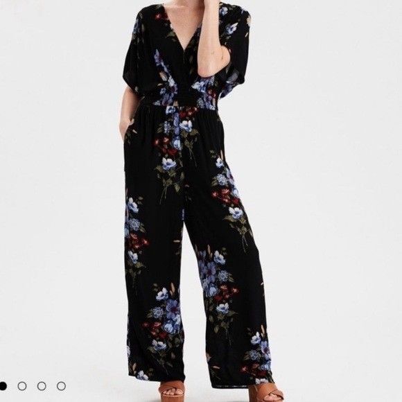 American Eagle Jumpsuit Womens Medium Black Floral V Neck Pockets Keyhole Back - Picture 1 of 7